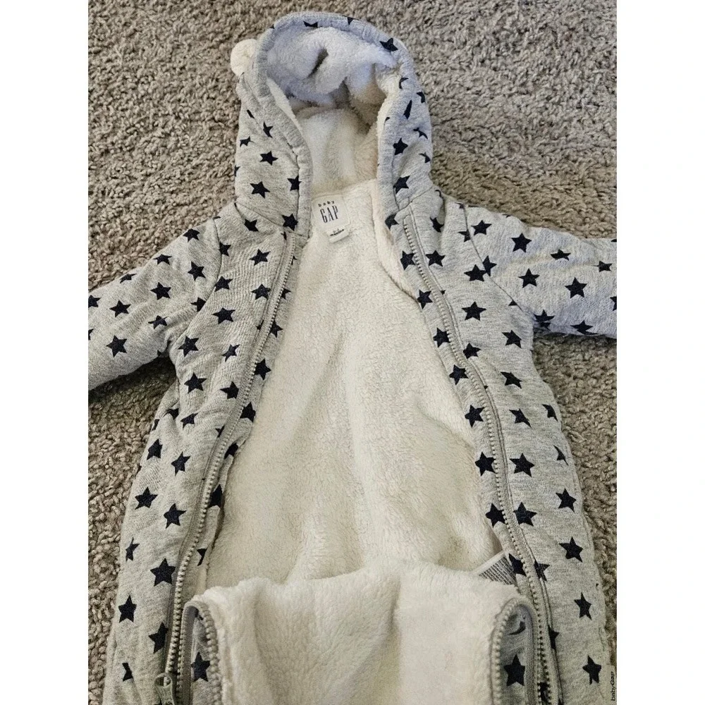 Baby GAP Star Print Sherpa Lined Hooded Bunting Pram Suit Gray 0-3 Months
